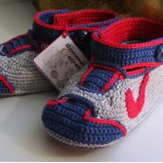 34th Kids Wear. A photo of the crochet shoes.